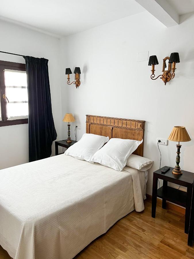 Hostal Servilia Carmona  Exterior photo