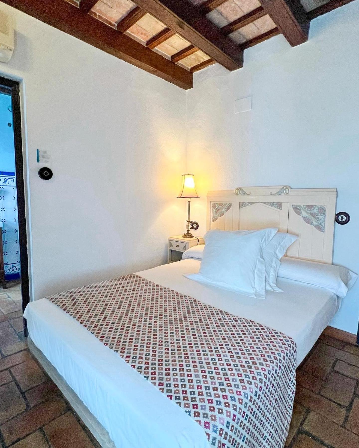Hostal Servilia Carmona  Exterior photo