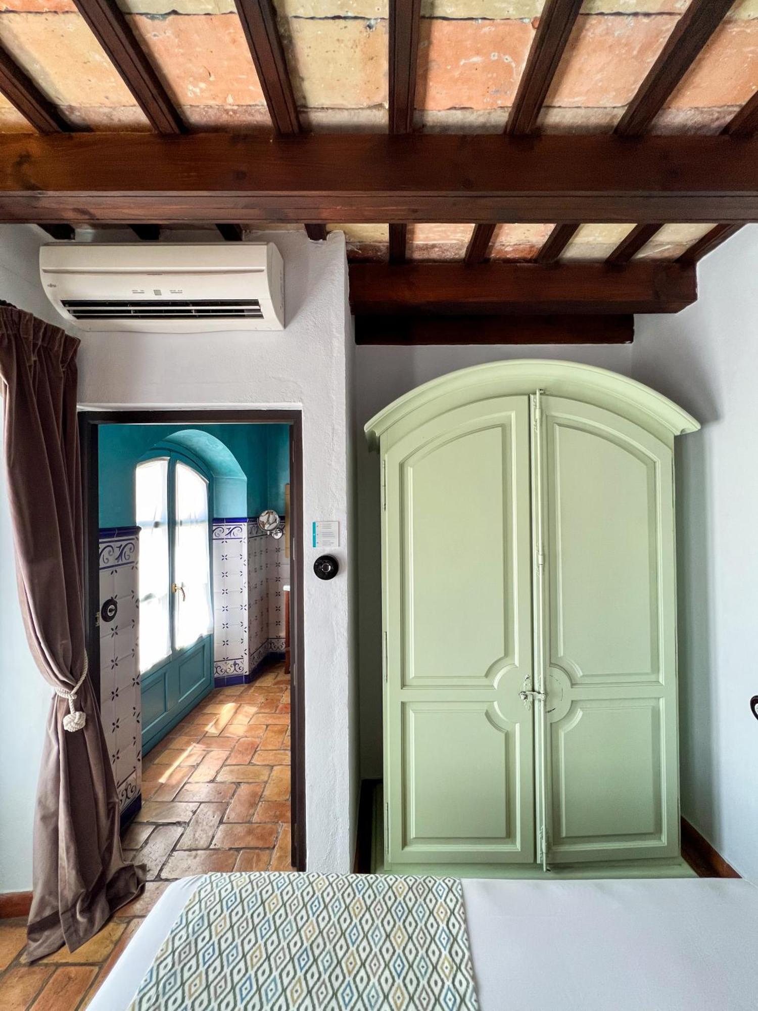 Hostal Servilia Carmona  Exterior photo