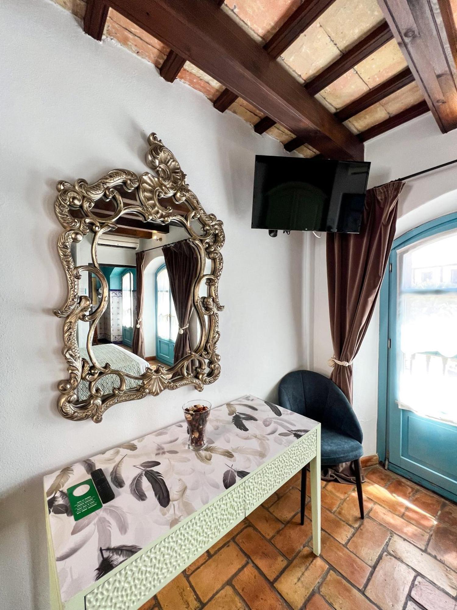 Hostal Servilia Carmona  Exterior photo