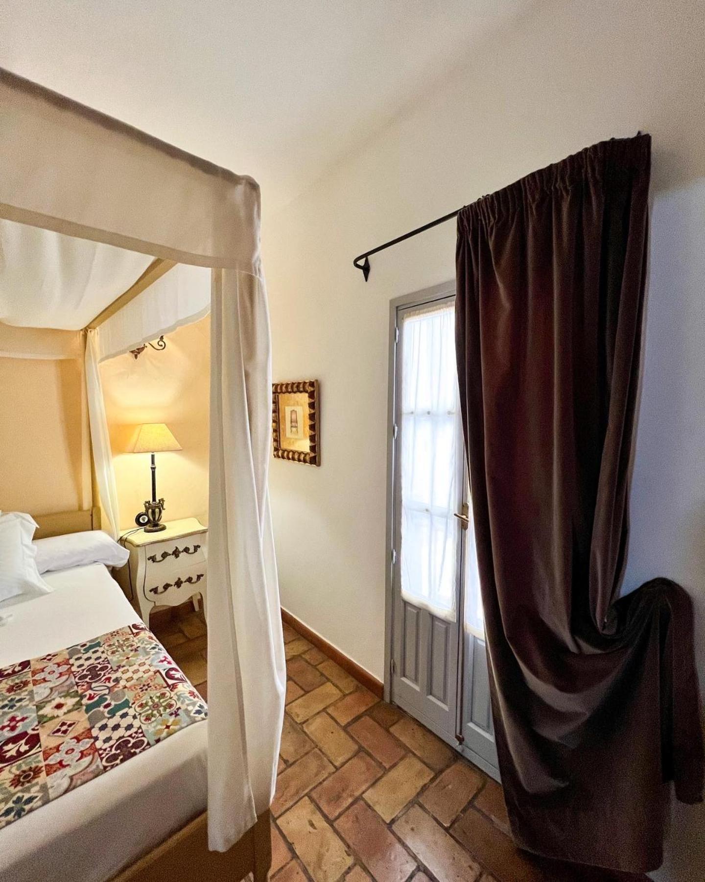 Hostal Servilia Carmona  Exterior photo